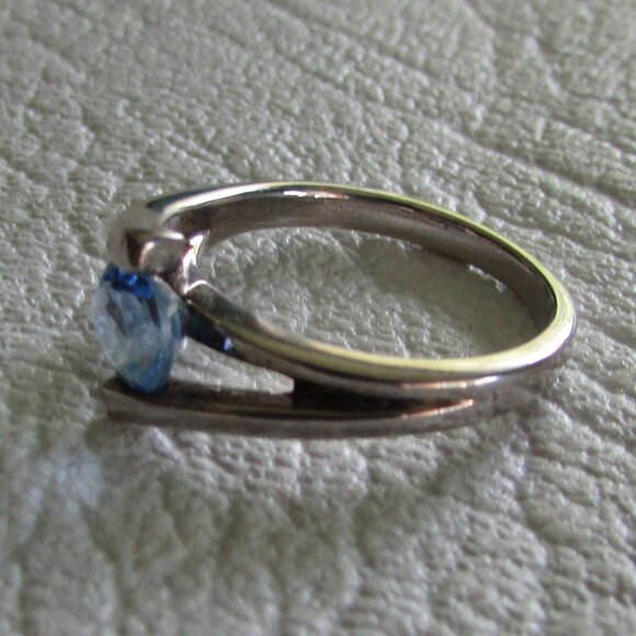 Silver Blue Topaz Stone Ring - Sz 8 - Picture 5 of 9
